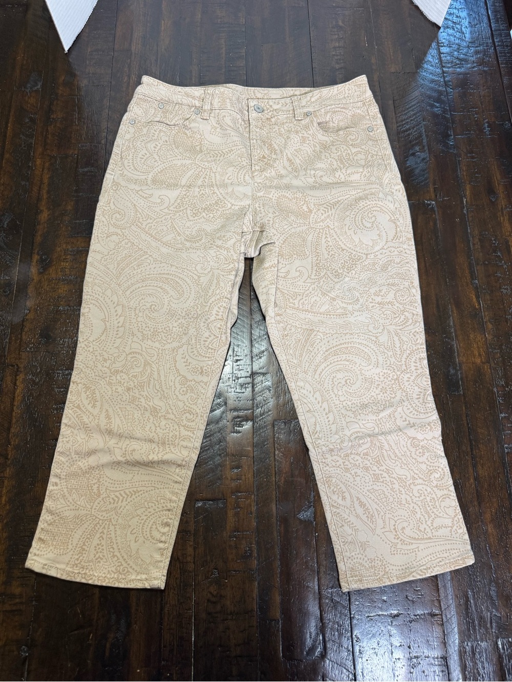 Women’s Curvy Slim Crop Paisley Print Beige Jeans